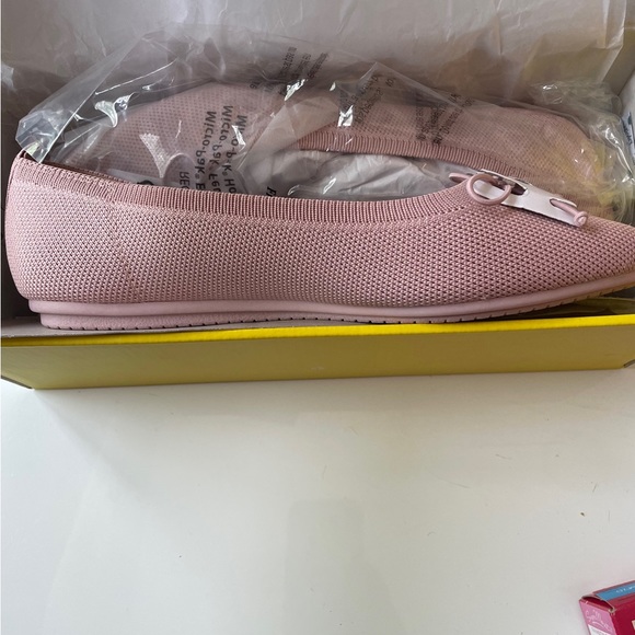 NEW IN BOX - Vince Camuto Flanna Ballet Flats Shoes Size 8.5 - $113 CAD Retail! - Picture 9 of 10